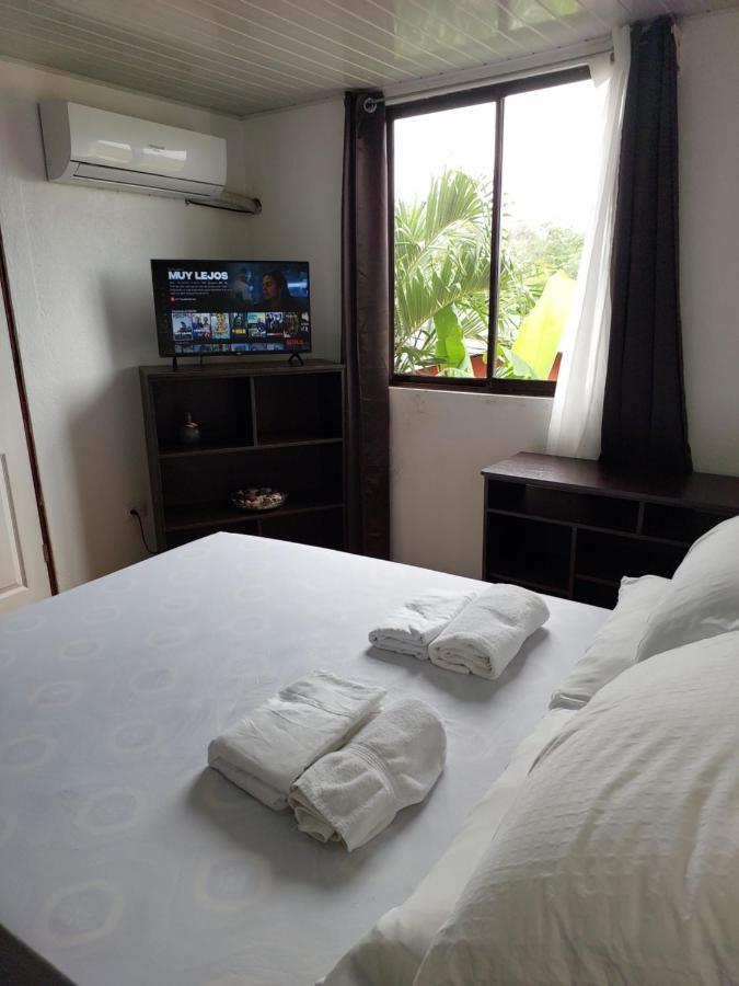 Cabinas Playa Bandera Aparthotel Parrita Bagian luar foto